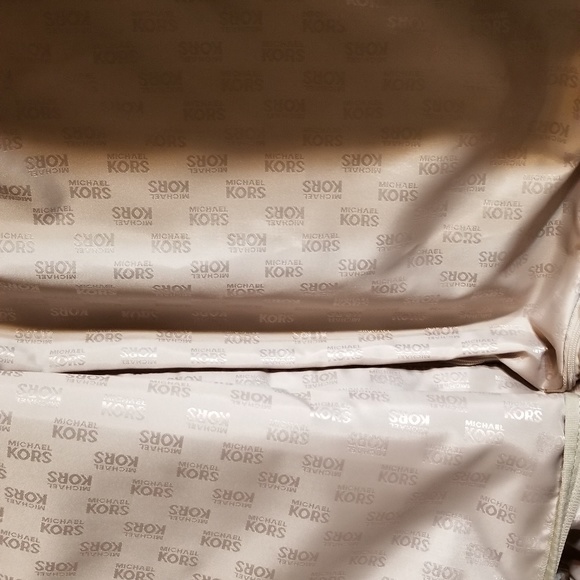 Suit case - Picture 4 of 5